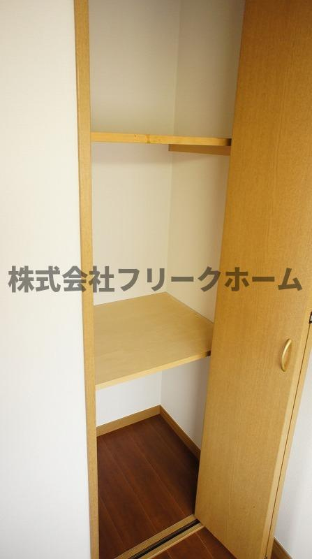 三鷹市井の頭１丁目のアパートの収納