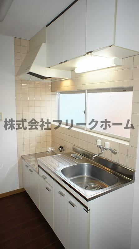 三鷹市井の頭１丁目のアパートのキッチン