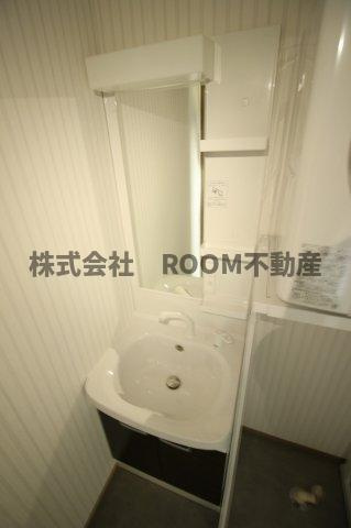 Lugn plats　Aの独立洗面台|朝の身支度には欠かせない独立洗面化粧台