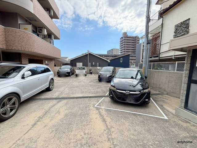 プレリュード江坂　仲介手数料無料の駐車場