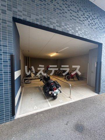 プレサンス兵庫駅前の駐車場