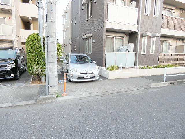 サンクフレールの駐車場