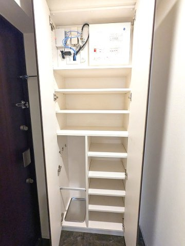 CREATIF秋葉原の玄関|傘入れ付収納豊富なトールタイプのシューズBOX