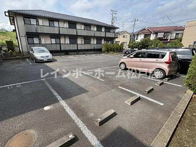 グリーンウェーブⅣの駐車場|カースペースがあります