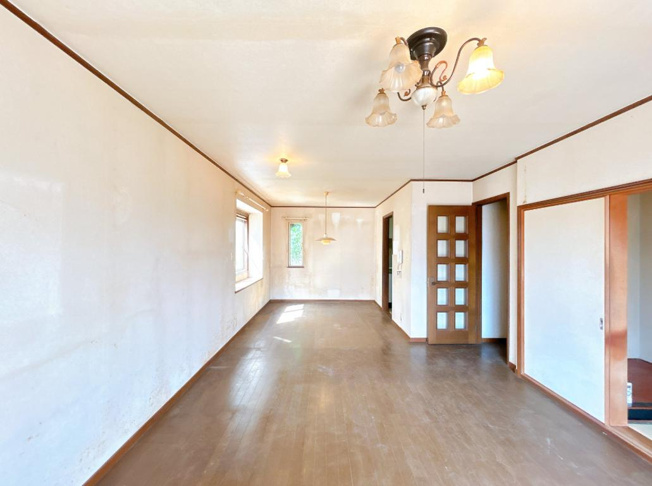 【居間・リビング】 | 牛久市田宮町　中古戸建