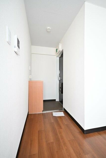 ペアシティ秀華一番館の玄関