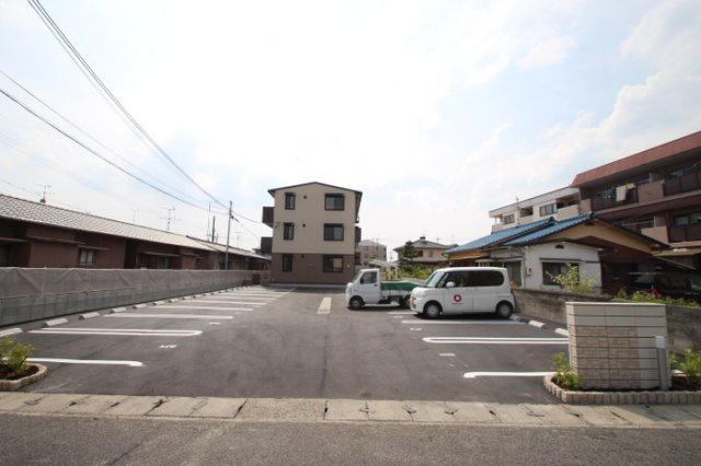 ボヌール　エールの駐車場