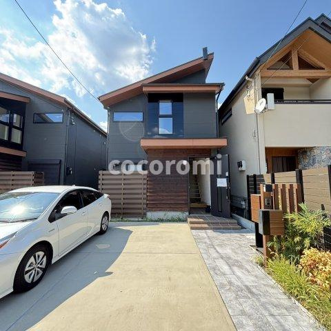 森南車庫付き戸建のエントランス