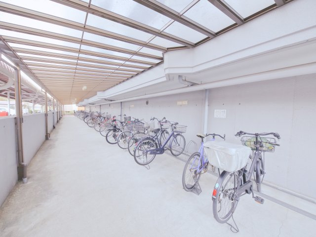 ■【Common area - bicycle parking lot】駐輪場になります。