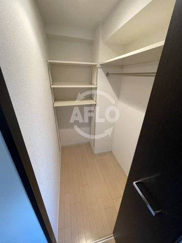 セイワパレス新梅田の収納|セイワパレス新梅田　ウォークインクローゼット