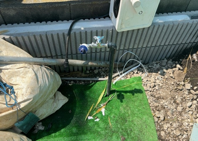 【設備】 | 敷地内には、散水栓や立水栓があります。水道水を直接利用できるため、水を運ぶ手間を省くことが出来ます。大量の水を必要とする洗車作業や清掃などに役立ちます。その他設備とあわせて、現地でご確認ください。