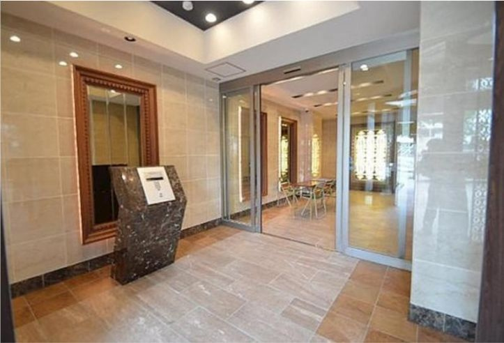 名古屋市東区東桜１丁目の賃貸マンションのエントランス