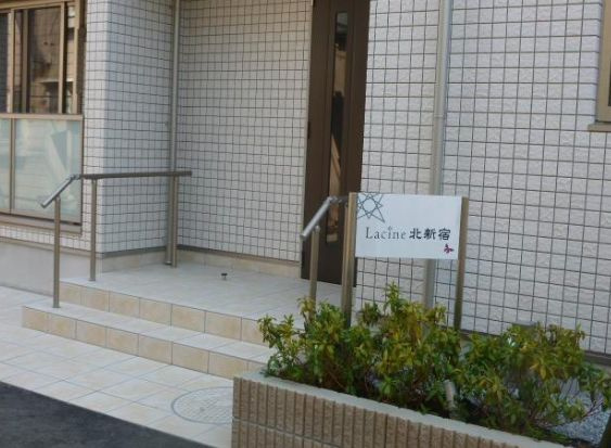 ラシーネ北新宿のエントランス|エントランスです