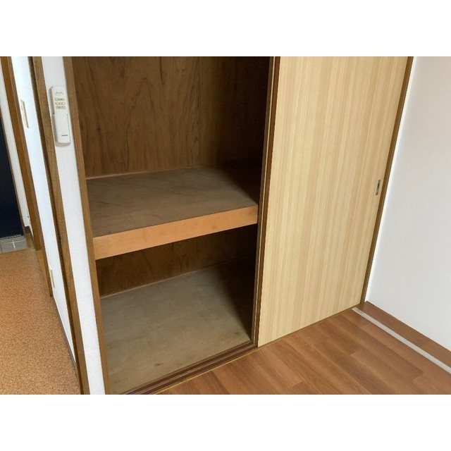 マルタカマンションの内装|明るい室内です