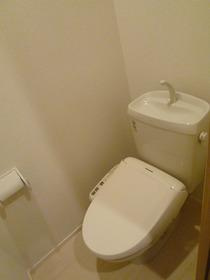 コスタデルソルのトイレ|落ち着いた色調のトイレです