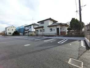 【駐車場】