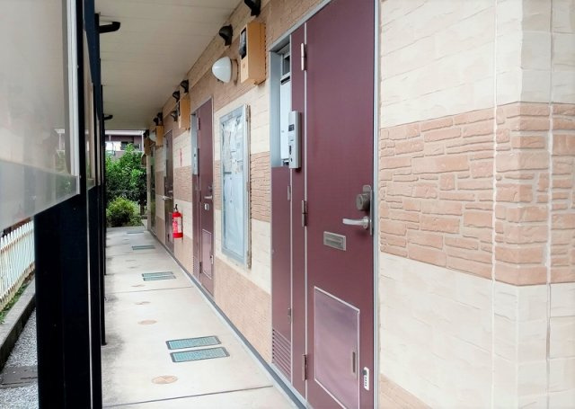 レオパレスラ　メゾン三郷の玄関|シンプルで使いやすい玄関です