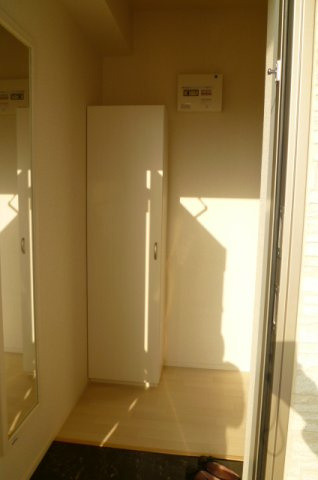 クレイノＫｓハイム七里の玄関|明るい玄関です
