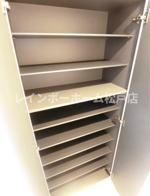 仲介手数料（賃料の1.10ヵ月）の50％OFF対象物件！の収納|収納豊富です