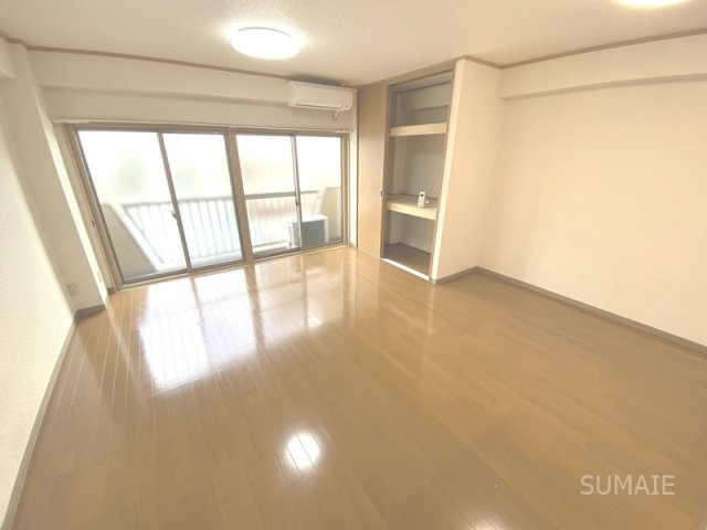 加来ビルの寝室|大開口、洋室です☆彡
