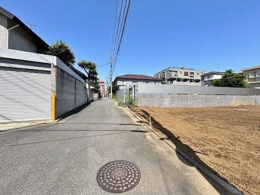 練馬区桜台3丁目 全2区画 A号地の前面道路含む現地写真|建築条件ございません
お好きなハウスメーカーで理想の邸宅を自由に描くことができます　
資産性・住環境を兼ね備えた貴重な売地
ぜひ現地でご体感ください