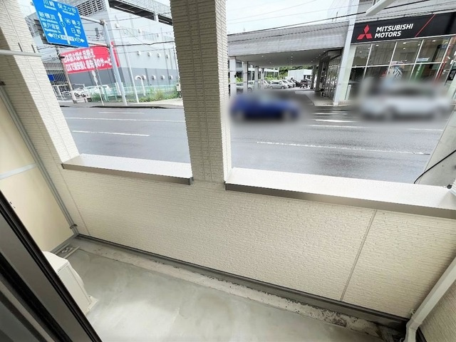 横浜市戸塚区平戸町のアパートのバルコニー