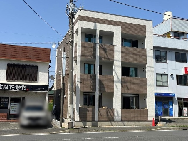 横浜市戸塚区平戸町のアパートのエントランス
