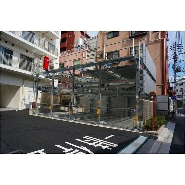 アンビエンテ駒込の駐車場