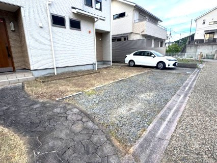 阪南市桃の木台7丁目　中古戸建の駐車場