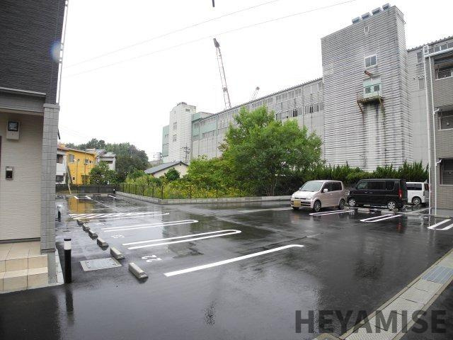 アイヒルズ　メリーＢの駐車場