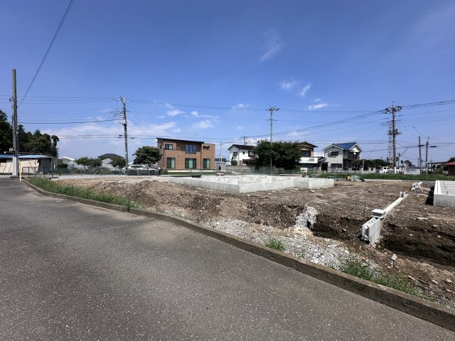 新築　伊勢崎市山王町2期　GRAFARE　１号棟の前面道路含む現地写真|北側接道幅員約6.5ｍ	