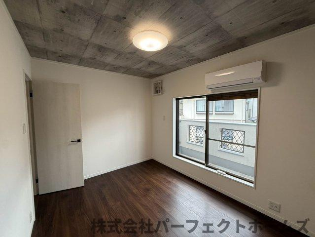 招提元町3丁目戸建の洋室|個人の部屋や寝室として使える洋室です
