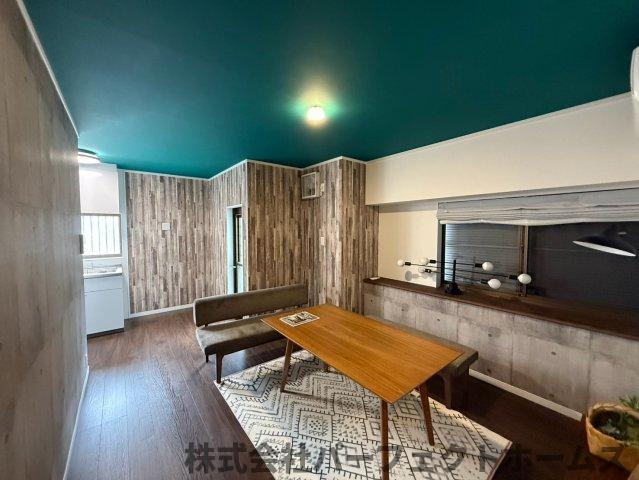 招提元町3丁目戸建の居間・リビング|居間です
