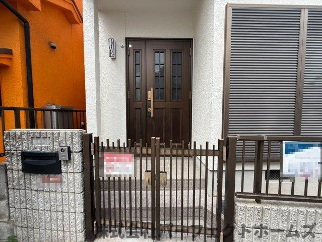 招提元町3丁目戸建の玄関|落ち着いた玄関です
