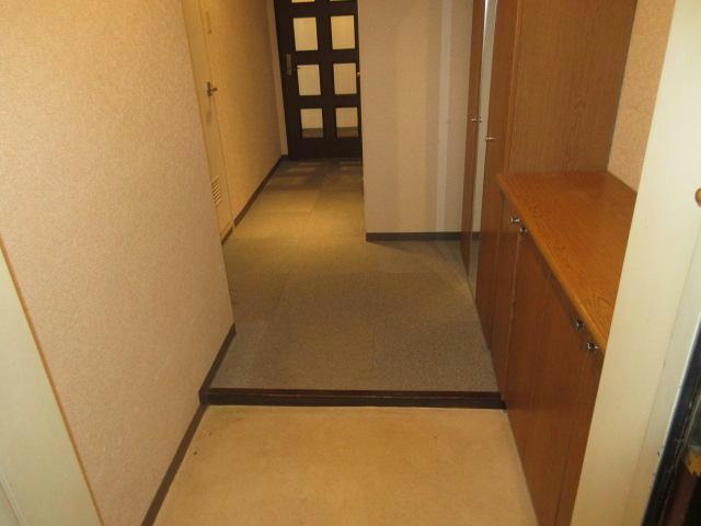 グランド－ル司の玄関