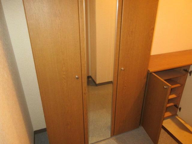 グランド－ル司の玄関