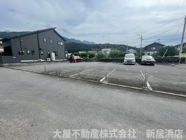 大生院土地　区画②の外観|接道幅が広いため日当たりや通気性がしっかり確保され、明るく開放感あふれる住居環境を美しく演出してくれます。