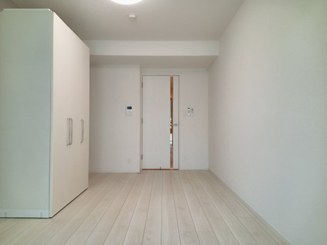 シティーコート府中の寝室|広くて明るい寝室