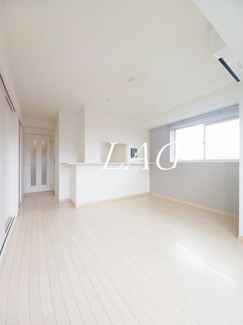 【居間・リビング】 | ティアラ | 洋室のお部屋です。