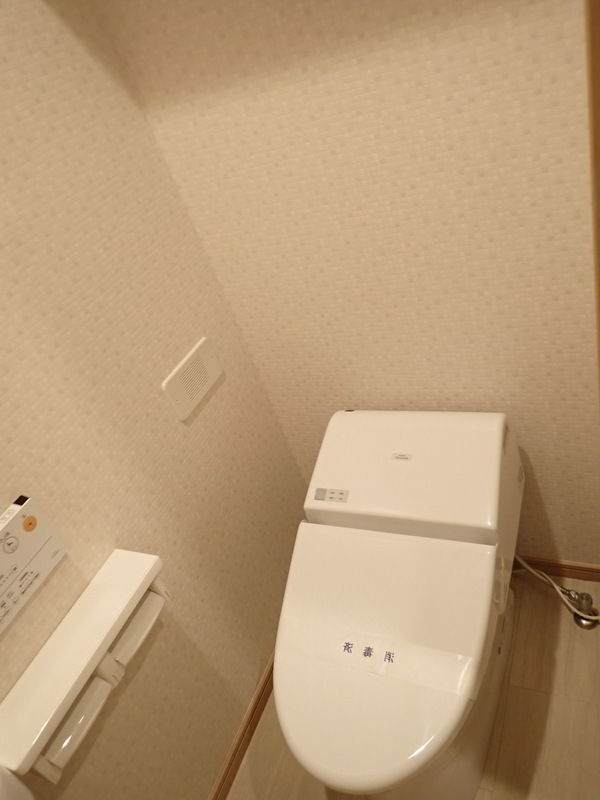 清瀬市松山１丁目の賃貸マンションのトイレ