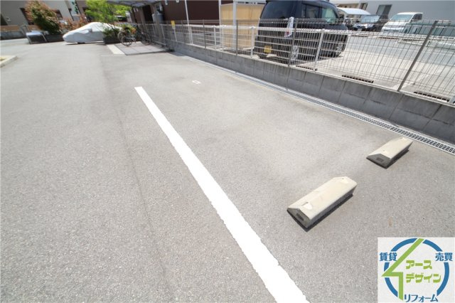 カーサドマーニの駐車場
