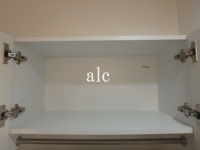 中野区本町２丁目のアパートの収納