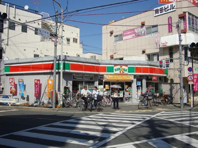 【周辺】 | ＴＡＡＭＯＳＵ　ＣＲＥＳＴ(タアモスクレスト) | サンクス堺初芝駅前店まで401ｍ
