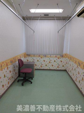 ６０５９９　山県市東深瀬診療所の内装