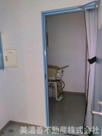 ６０５９９　山県市東深瀬診療所の内装