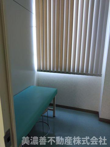 ６０５９９　山県市東深瀬診療所の内装