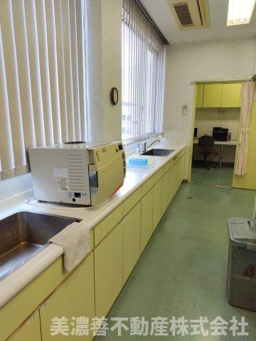 ６０５９９　山県市東深瀬診療所の内装