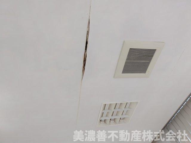 ６０５９９　山県市東深瀬診療所の内装
