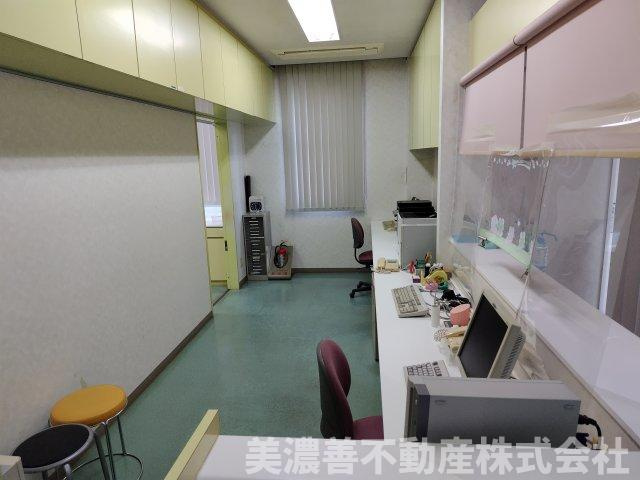 ６０５９９　山県市東深瀬診療所の内装