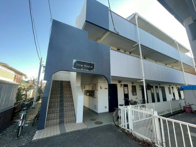 海老名市中新田３丁目の賃貸マンションの外観